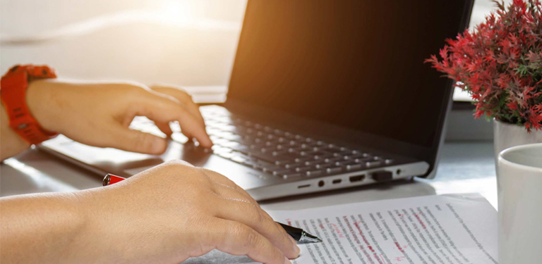 virtual session:- a student getting guidelines related to editing and proofreading a student getting online guidelines related to Editing Proofreading Help